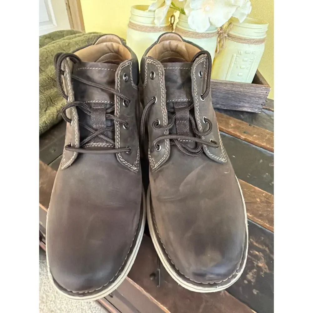 Clarks Mens Brown Boots Size 10 Leather Classic Short Boots Casual Comfort